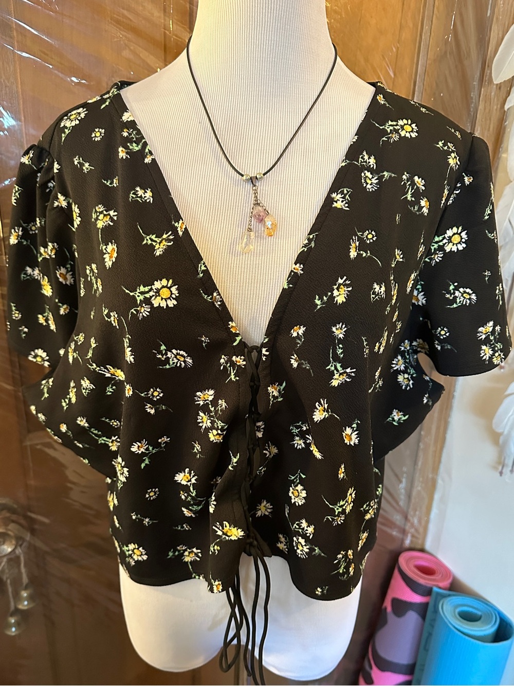 Shein floral lace up crop top 4xl nwot! Floral sexy romantic boho whimsy curvy